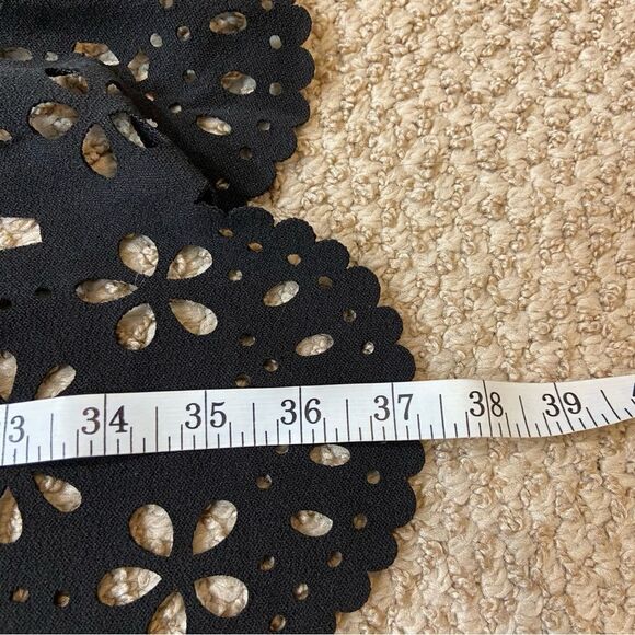 Ladies Long‎ Sleeve Scalloped Cuff and Hem Black Dress Size XL - Picture 10 of 13